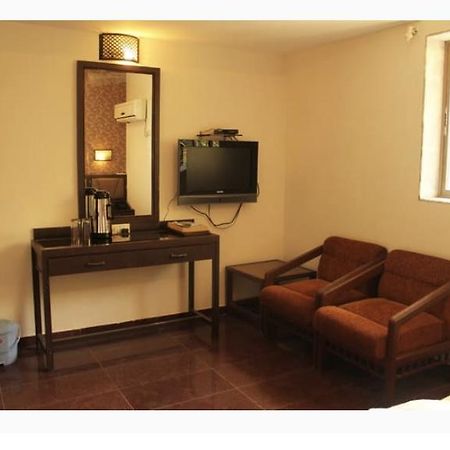 Hotel Ganesh Palace Mumbai Eksteriør bilde